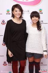 组图：赌王数百万支持太太 何超莲吴克羣献艺