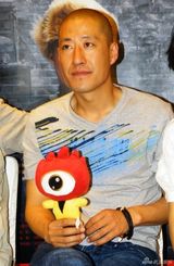 组图：于震揭《南下南下》幕后 新戏PK《三国》