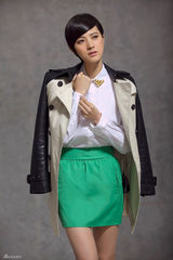 组图：隋俊波最新OL写真 干练靓丽彰早春风采