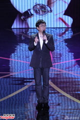 组图：金钟奖现场曹启泰悼念陶大伟气氛感人