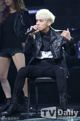 组图：Trouble Maker《MCD》夺冠 miss A惹火舞