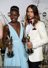 组图：86届奥斯卡帝后合影 麦康纳凯特相视而笑