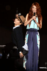 组图：Hebe语出惊人“胸部山” Ella搞笑扮丑相挺