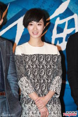 组图：杨采妮《圣诞玫瑰》首映 郭富城耍宝