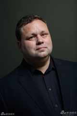 组图：泰勒为《机遇》写歌 露沟写真俏丽典雅