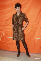 高清图：赵雅芝出席环保活动 蓝色上衣清新典雅