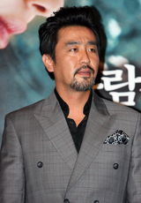 高清图：《大酱》媒体首映式 主演李瑶媛刘承龙出席