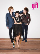 组图：韩组合Sistar等拍杂志写真 迎圣诞热闹派对