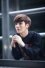高清组图：独家对话韩国摇滚花美男鲁敏宇