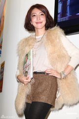 组图：杨谨华签售新剧写真 涉嫌抄袭韩剧