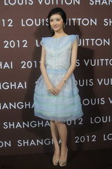 组图：范冰冰巩俐吴奇隆等出席上海时装秀