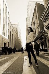 组图：赵子琪广告花絮写真出炉 诠释优雅时尚个性