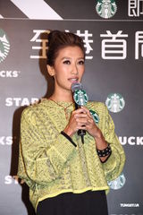 组图：谢婷婷澄清谢贤暴瘦传闻 全家旅行谢霆锋买单