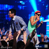 组图：HaHa等《尹道贤的Must》献热情舞台