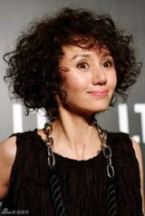 高清组图：李晨袁泉出席某新店开幕暨新品发布