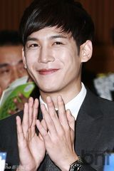 组图：朴基雄M.pire等出席韩流大奖颁奖典礼