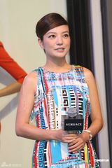 组图：赵薇助阵品牌新店开业 短裙绚丽温柔大方