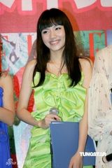 幻灯图集：快女五强现身上海 将演绎世博优秀歌曲 