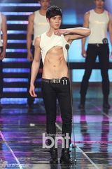 组图：韩国2013亚洲模特颁奖典礼精彩时尚秀