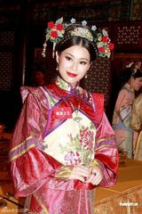 组图：胡杏儿不惧与黎姿比较 《万凰之王》携手宣萱