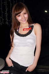 高清组图：女星齐集比基尼派对 众嫩模争妍斗丽