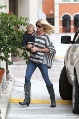 幻灯图集：伍兹康复中心治疗 “虎嫂”首度探望