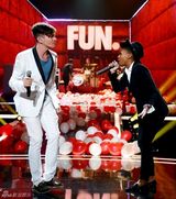 组图：新晋乐队fun.携手詹尼尔为MTV电影奖彩排