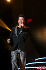 组图：邓丽君诞辰60周年演唱会 群星亮相致敬