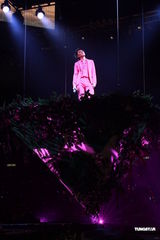 组图：郑伊健开唱遭催婚 女友蒙嘉慧到场欣赏