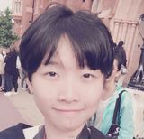 组图：《非诚勿扰》黄菡女儿近照 刘海齐眉