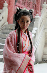 组图：《新洛神》杨亚古装扮相优雅大气