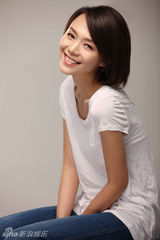 组图：程怡夏日清新写真 笑容灿烂甜美动人