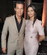 组图：群星闪耀奥斯卡提名午宴 亚当斯红装吸睛