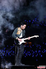 组图：五月天“重生”演唱会high翻高雄