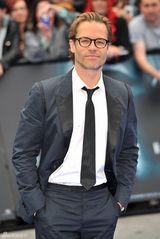 组图：《普罗米修斯》伦敦首映 塞隆蓝裙性感