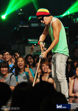 组图：HaHa等《尹道贤的Must》献热情舞台