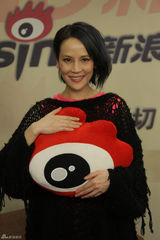 组图：杨乃文聊专辑 想拥有蔡健雅沙哑声音