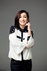 组图：秦海璐《青春派》演麻辣教师