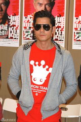 组图：郭富城为演唱会彩排 高价邀得Rain排舞师