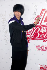 幻灯图：新浪女性携手昕薇推出模特赛 罗中旭现身秀胸肌 