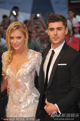 组图：《不顾一切》首映 埃夫隆帅气编剧美背抢镜