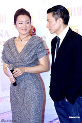 组图：巩俐刘德华新片首发仪式 携手亮相默契十足