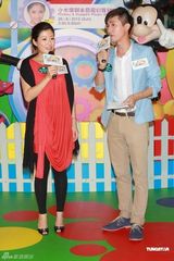 组图：前港姐周家蔚大肚亮相 望明年追生女儿