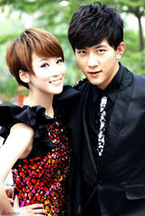 组图：大左时尚大片曝光 时尚型男黑纱上肩