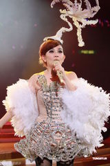 组图：梁静茹演唱会落幕 与表哥同台合唱