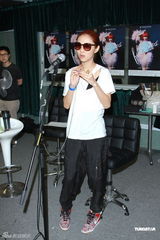 组图：薛凯琪练唱腰患复发 杜汶泽为好友撇工作