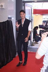 组图：柯震东萧亚轩同场不同台 蔡依林恐吓媒体