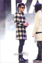 组图：Rain复出舞台彩排 耍帅卖萌魅力不减