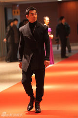 组图：赵文卓亮相赵氏孤儿首映 这个赵父有点酷 