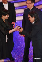 幻灯：香港金像奖现场 《十月围城》获最佳影片